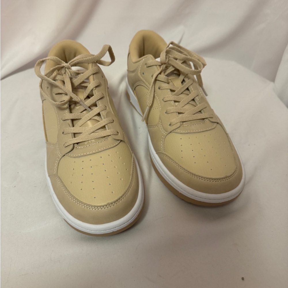 Women’s AND1 sneakers tan